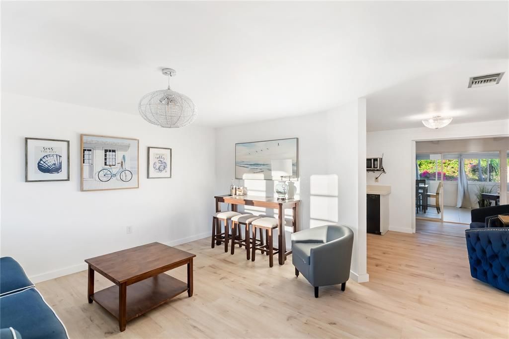 For Sale: $269,000 (2 beds, 2 baths, 1088 Square Feet)