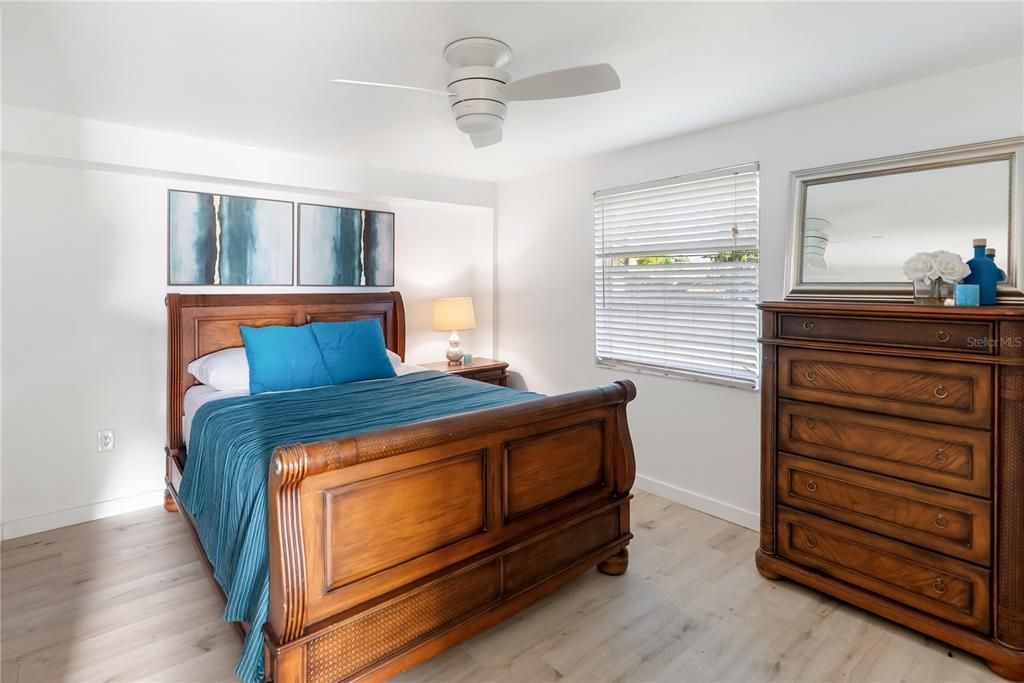 For Sale: $269,000 (2 beds, 2 baths, 1088 Square Feet)