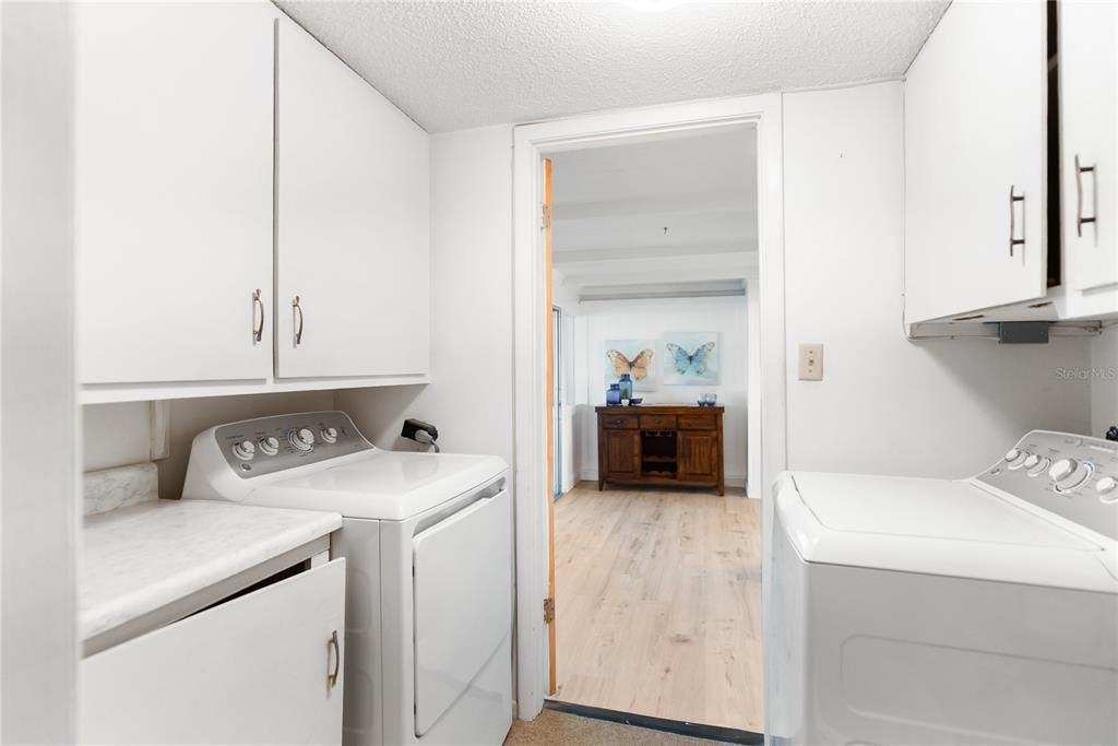For Sale: $269,000 (2 beds, 2 baths, 1088 Square Feet)