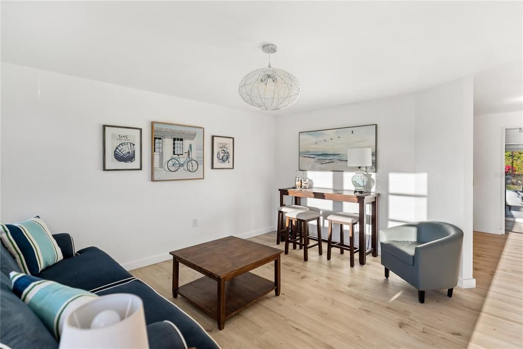 For Sale: $269,000 (2 beds, 2 baths, 1088 Square Feet)