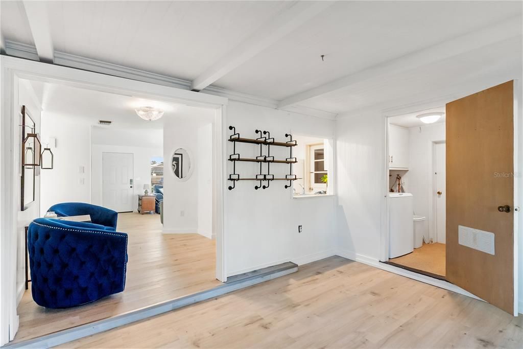 For Sale: $269,000 (2 beds, 2 baths, 1088 Square Feet)