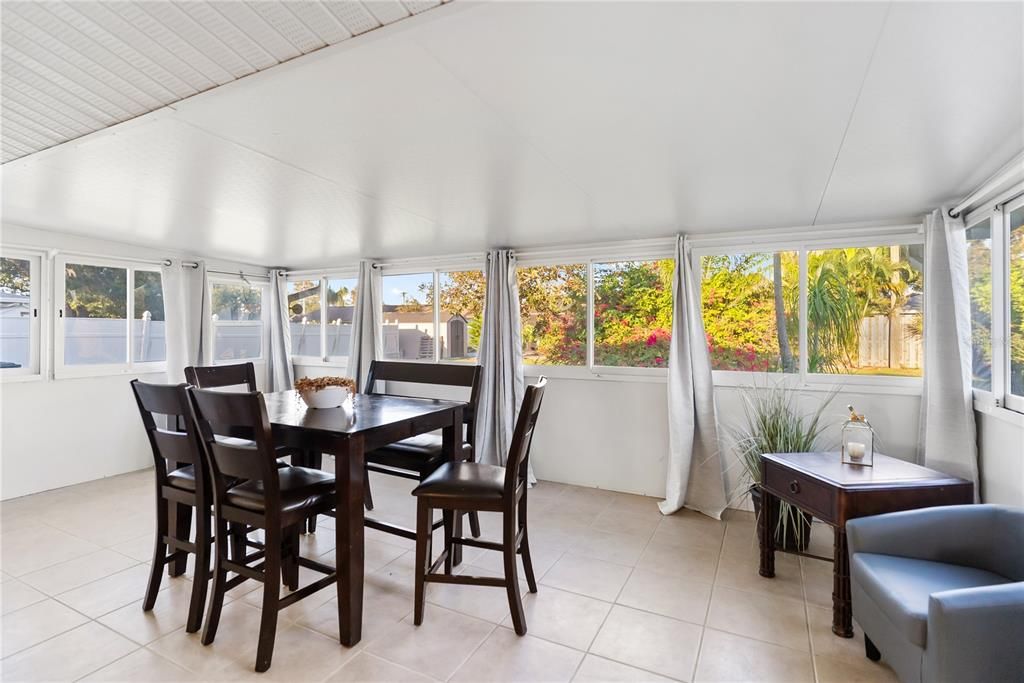 For Sale: $269,000 (2 beds, 2 baths, 1088 Square Feet)