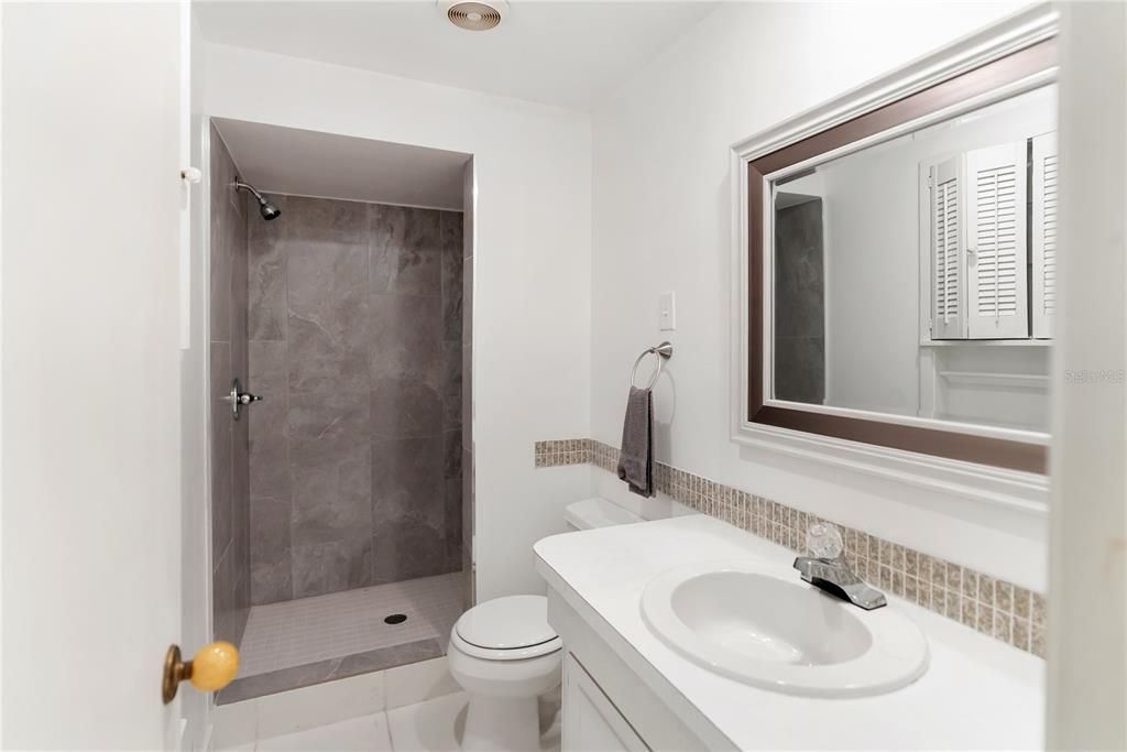 For Sale: $269,000 (2 beds, 2 baths, 1088 Square Feet)