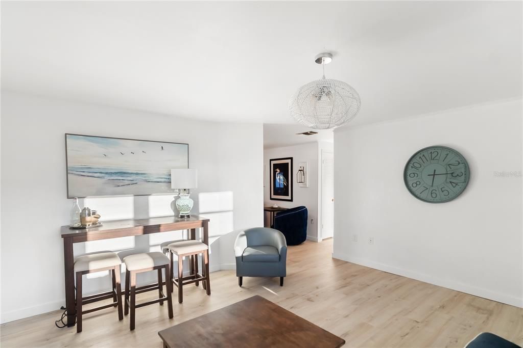 For Sale: $269,000 (2 beds, 2 baths, 1088 Square Feet)