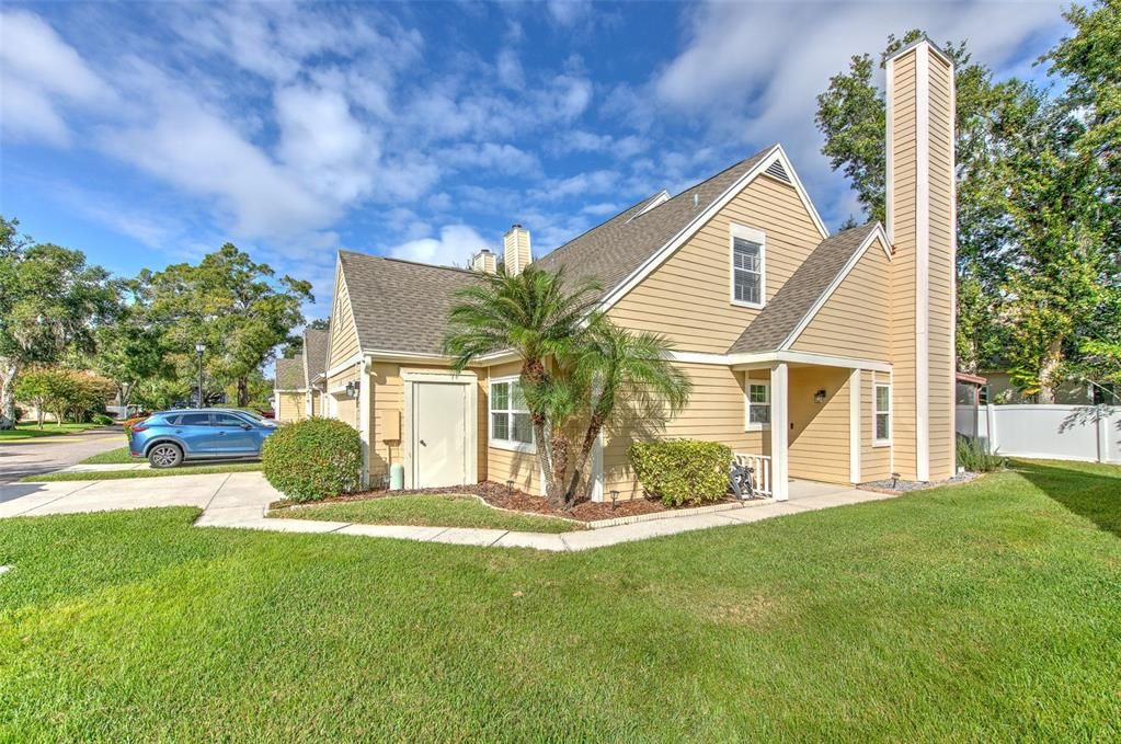 Active With Contract: $284,999 (3 beds, 2 baths, 1329 Square Feet)