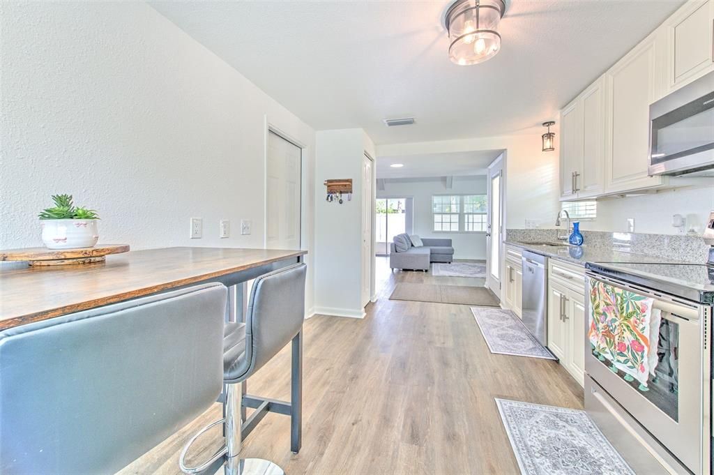 Active With Contract: $284,999 (3 beds, 2 baths, 1329 Square Feet)