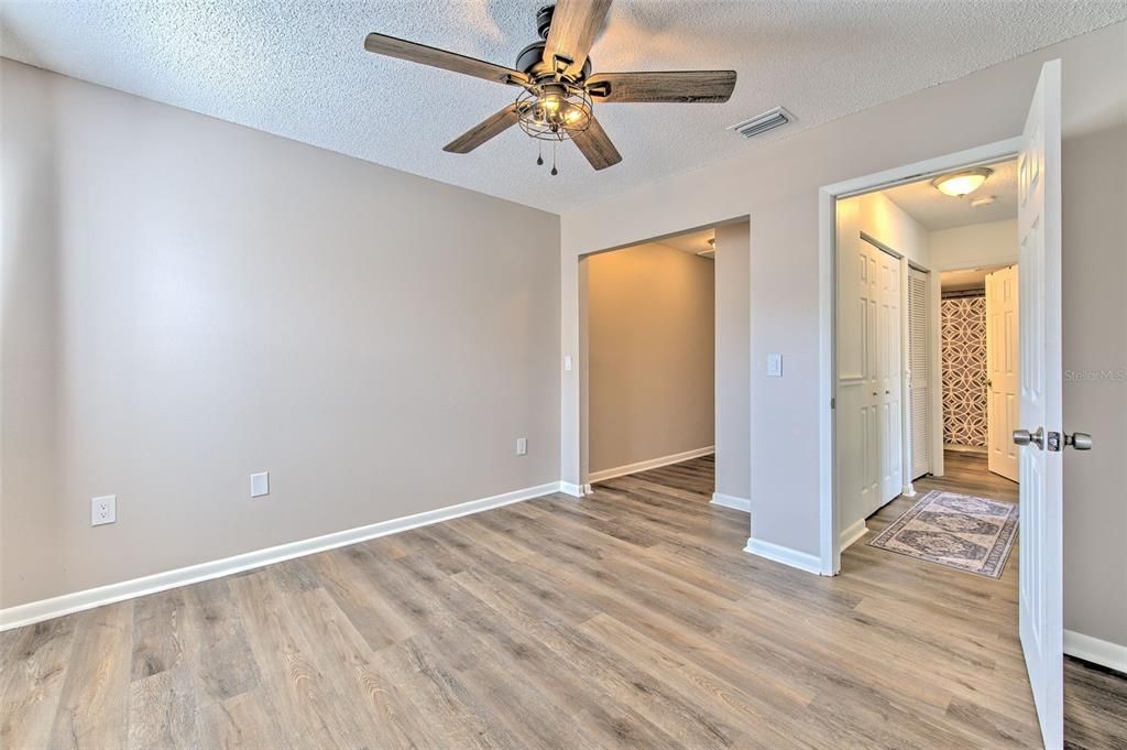 Active With Contract: $284,999 (3 beds, 2 baths, 1329 Square Feet)