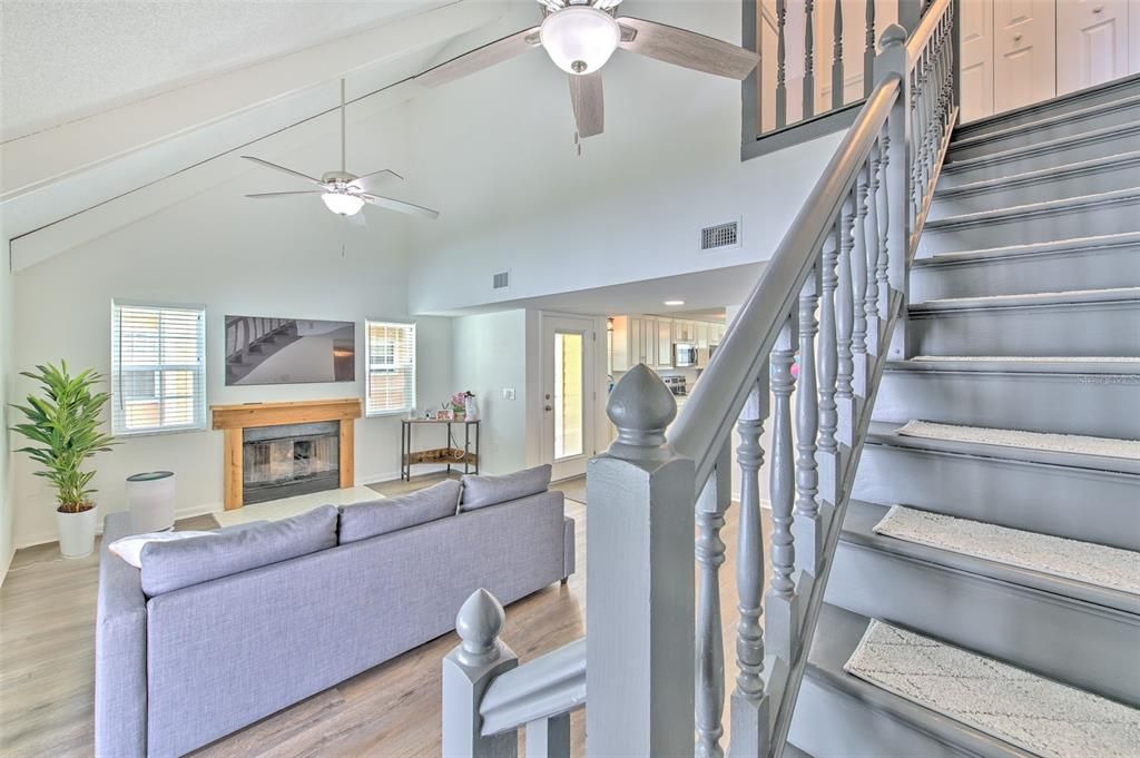 Active With Contract: $284,999 (3 beds, 2 baths, 1329 Square Feet)