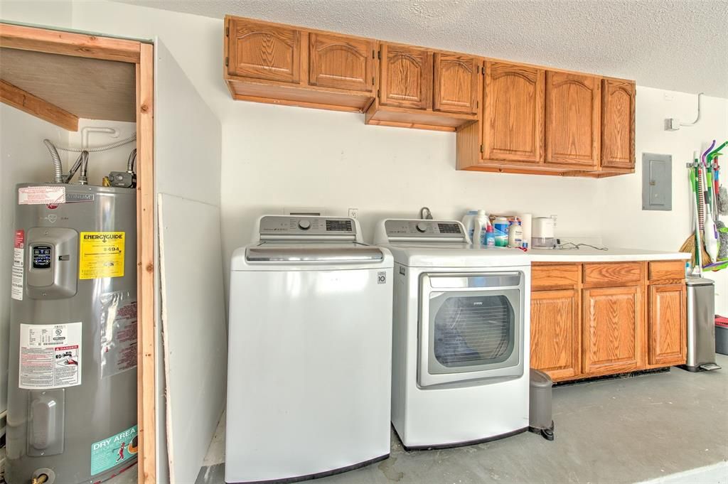 Active With Contract: $284,999 (3 beds, 2 baths, 1329 Square Feet)