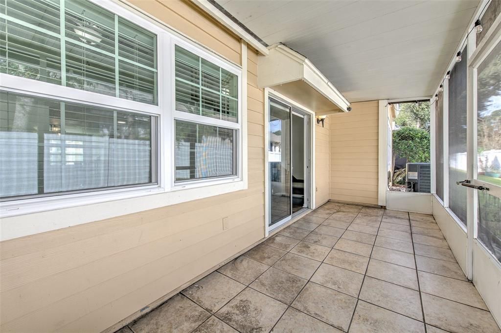 Active With Contract: $284,999 (3 beds, 2 baths, 1329 Square Feet)