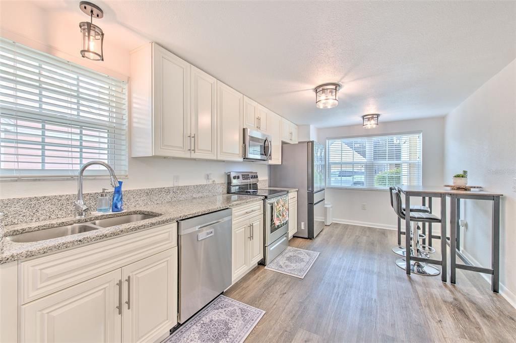 Active With Contract: $284,999 (3 beds, 2 baths, 1329 Square Feet)