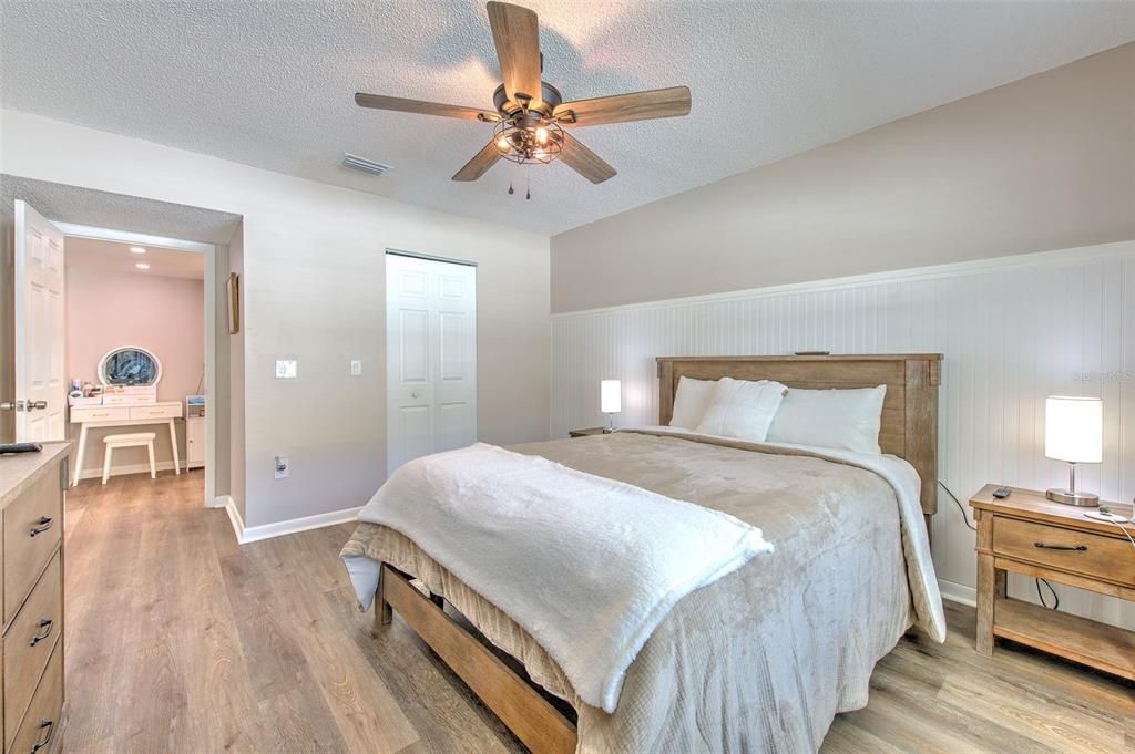 Active With Contract: $284,999 (3 beds, 2 baths, 1329 Square Feet)