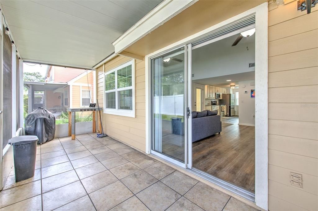 Active With Contract: $284,999 (3 beds, 2 baths, 1329 Square Feet)