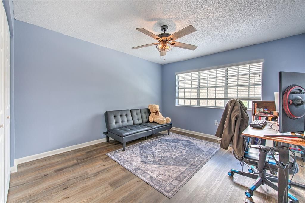 Active With Contract: $284,999 (3 beds, 2 baths, 1329 Square Feet)