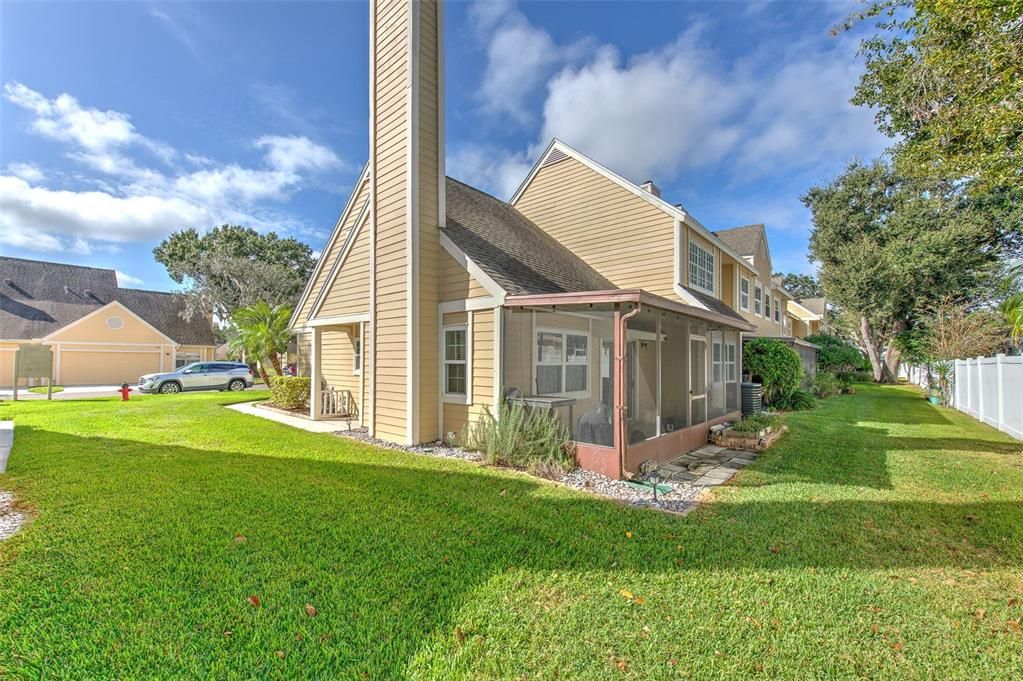 Active With Contract: $284,999 (3 beds, 2 baths, 1329 Square Feet)