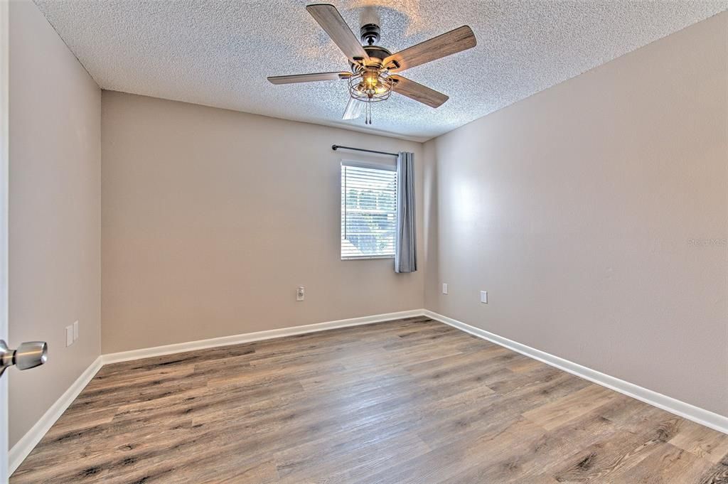 Active With Contract: $284,999 (3 beds, 2 baths, 1329 Square Feet)