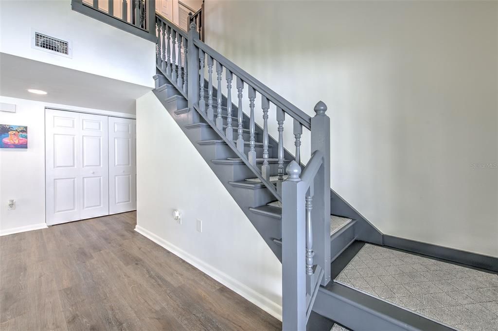 Active With Contract: $284,999 (3 beds, 2 baths, 1329 Square Feet)