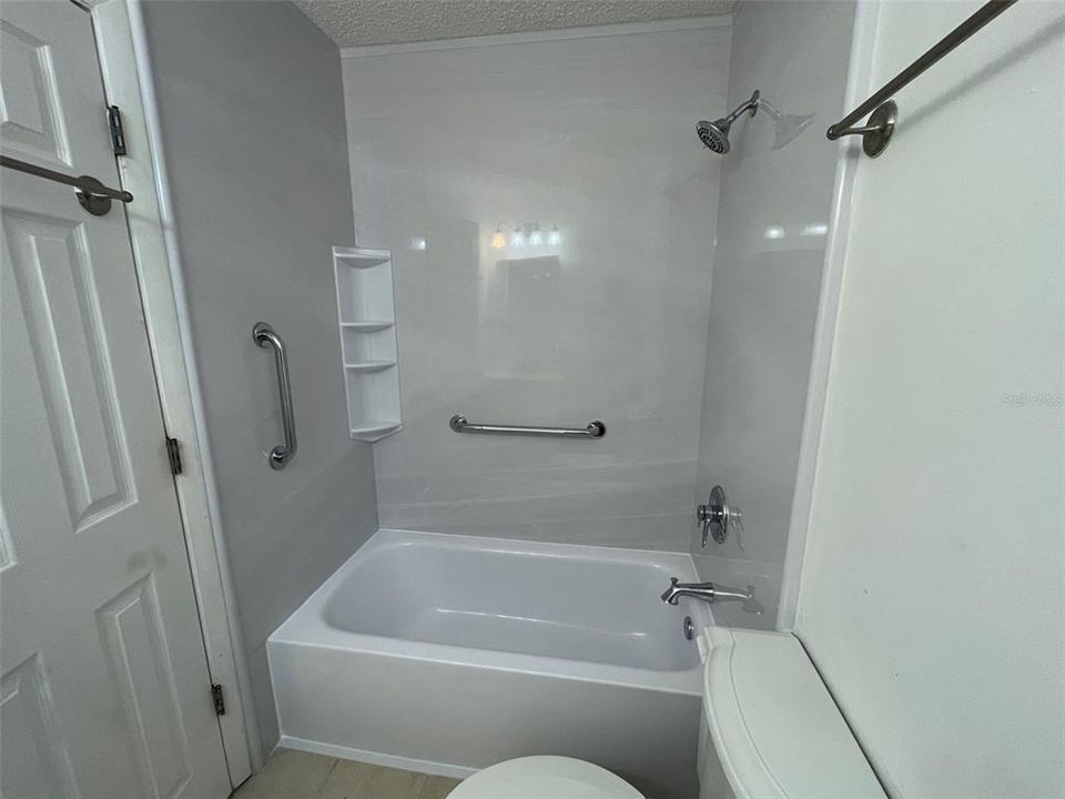 For Sale: $139,000 (2 beds, 2 baths, 896 Square Feet)