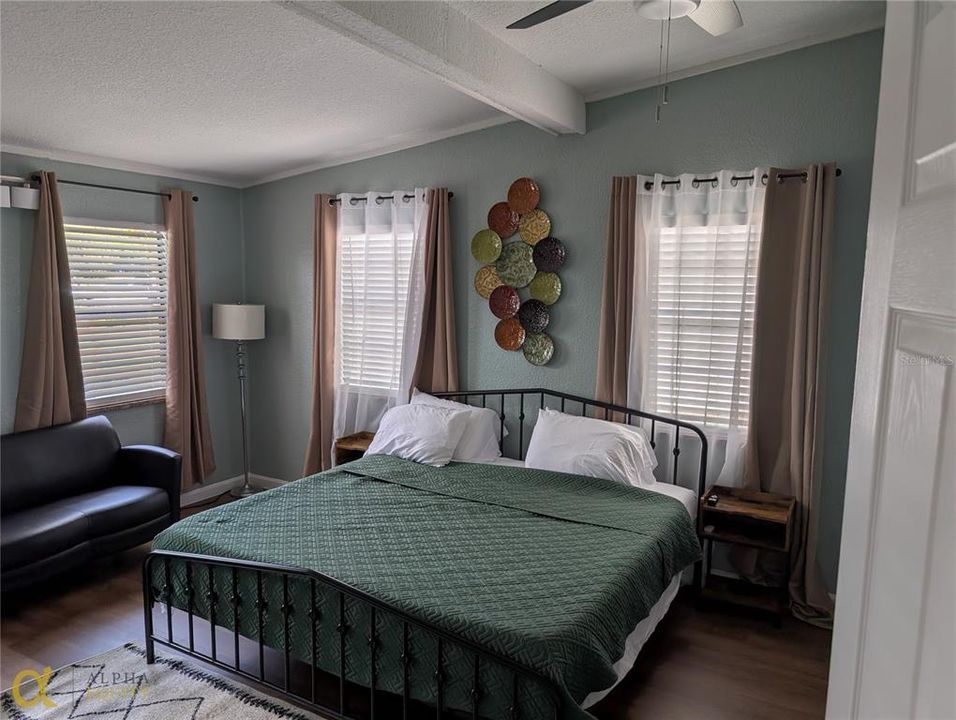 出租: $2,700 (4 贝兹, 2 浴室, 1714 平方英尺)