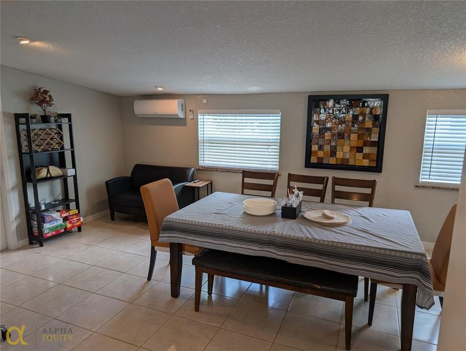 出租: $2,700 (4 贝兹, 2 浴室, 1714 平方英尺)