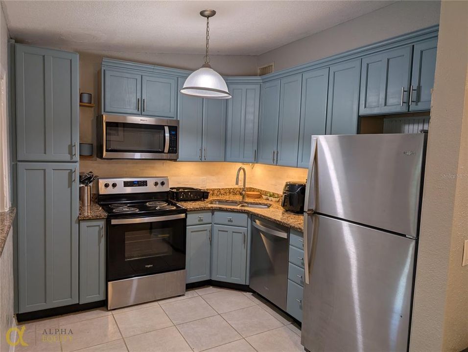 出租: $2,700 (4 贝兹, 2 浴室, 1714 平方英尺)