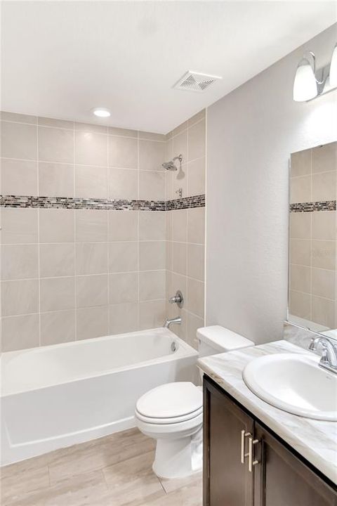 出租: $2,100 (4 贝兹, 2 浴室, 1605 平方英尺)