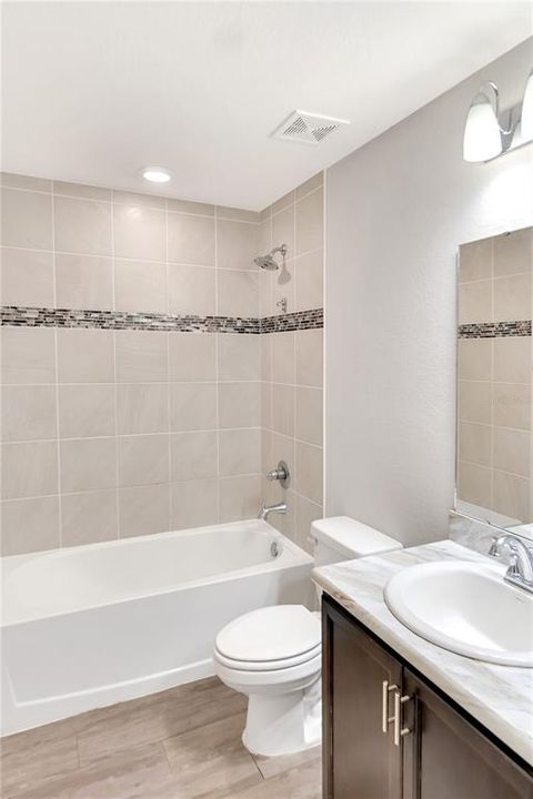 出租: $2,100 (4 贝兹, 2 浴室, 1605 平方英尺)