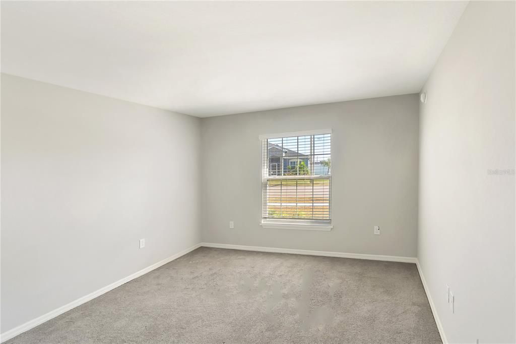 出租: $2,100 (4 贝兹, 2 浴室, 1605 平方英尺)