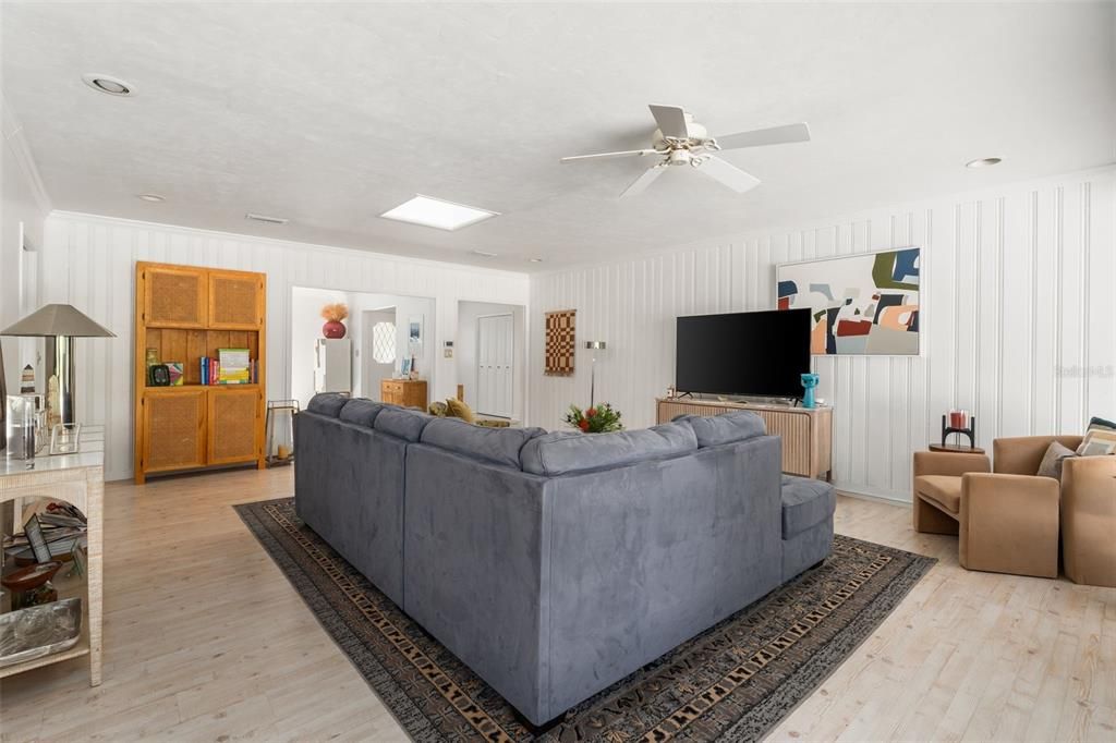 Active With Contract: $700,000 (4 beds, 2 baths, 3509 Square Feet)