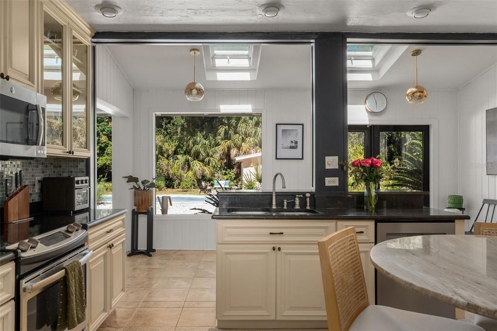 Active With Contract: $700,000 (4 beds, 2 baths, 3509 Square Feet)