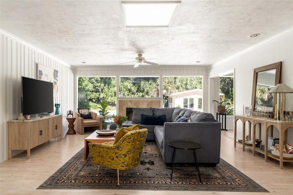 Active With Contract: $700,000 (4 beds, 2 baths, 3509 Square Feet)