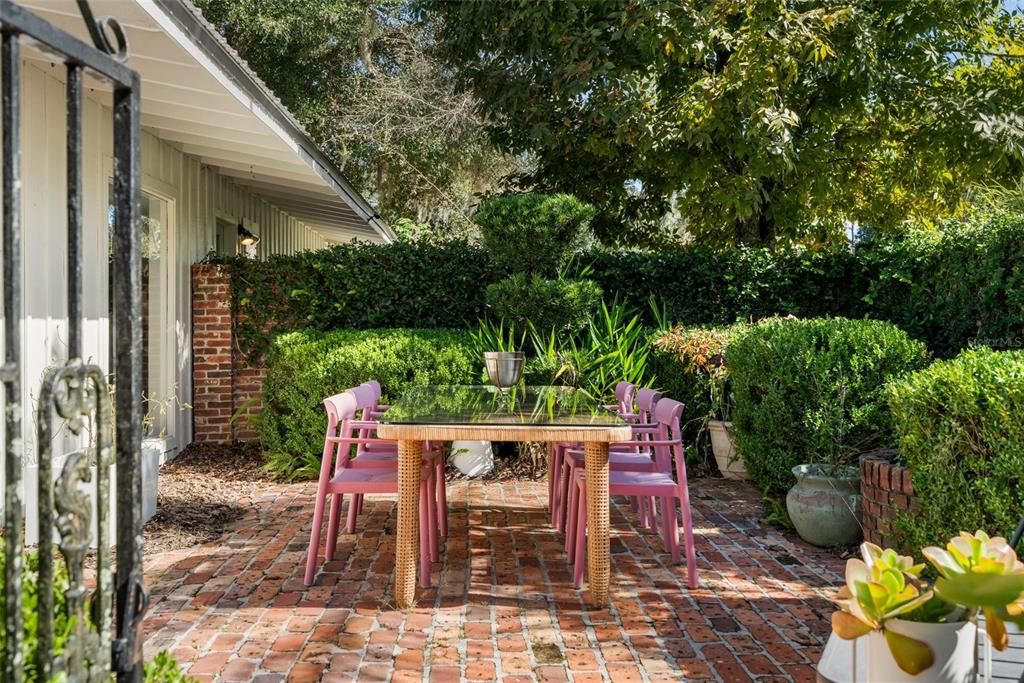 Active With Contract: $700,000 (4 beds, 2 baths, 3509 Square Feet)