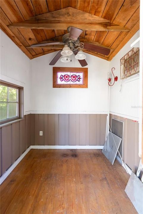 For Sale: $414,000 (2 beds, 2 baths, 959 Square Feet)