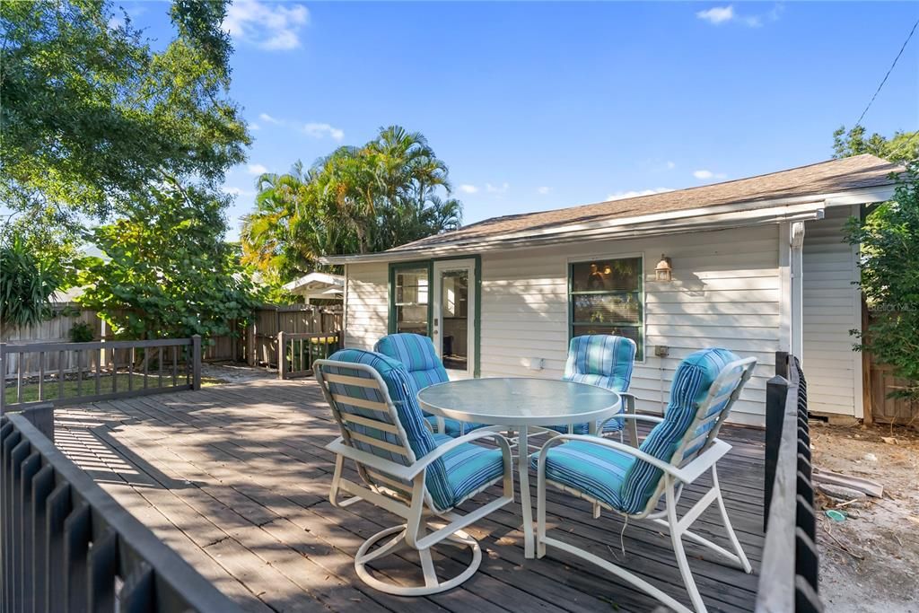 For Sale: $414,000 (2 beds, 2 baths, 959 Square Feet)