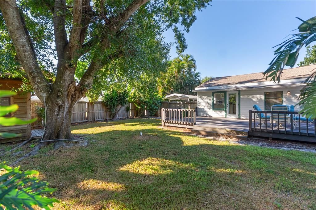 For Sale: $414,000 (2 beds, 2 baths, 959 Square Feet)