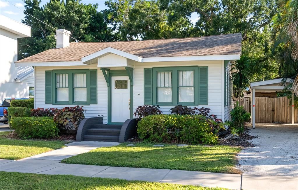 For Sale: $414,000 (2 beds, 2 baths, 959 Square Feet)