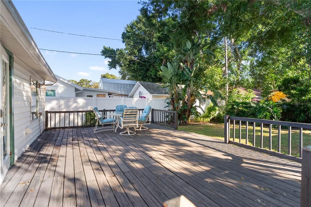 For Sale: $414,000 (2 beds, 2 baths, 959 Square Feet)