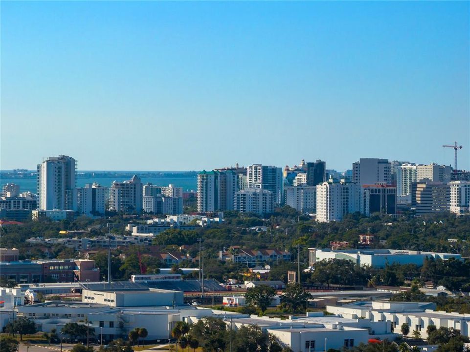 For Sale: $414,000 (2 beds, 2 baths, 959 Square Feet)