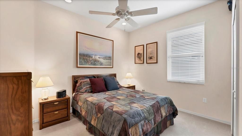 合同活跃: $525,000 (3 贝兹, 2 浴室, 2073 平方英尺)