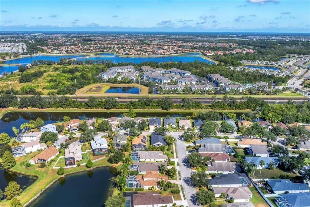 合同活跃: $525,000 (3 贝兹, 2 浴室, 2073 平方英尺)