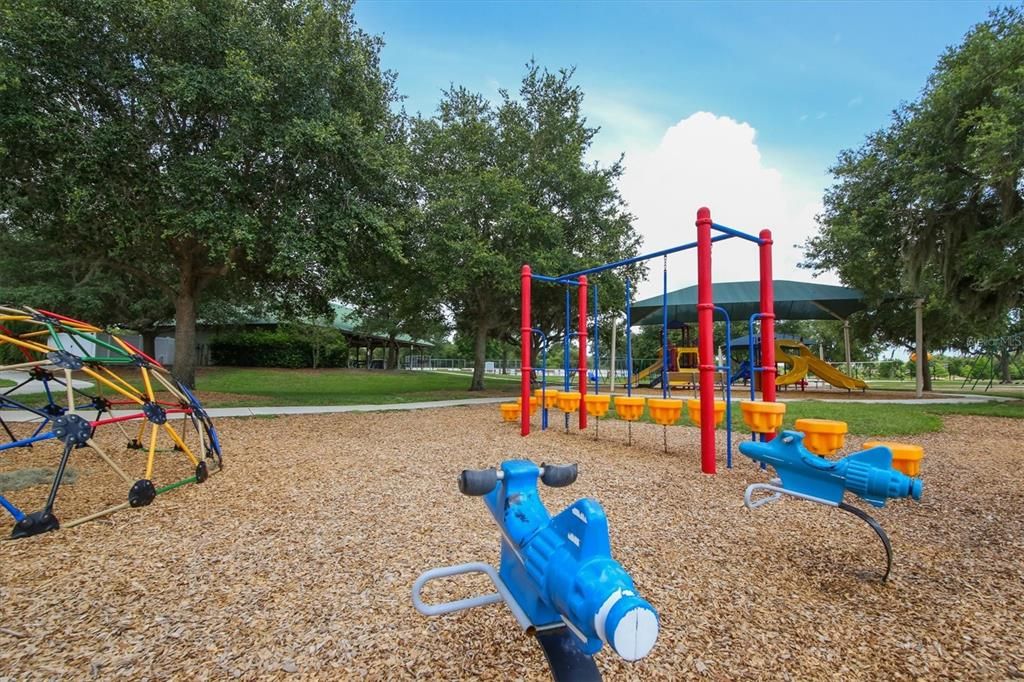 合同活跃: $525,000 (3 贝兹, 2 浴室, 2073 平方英尺)