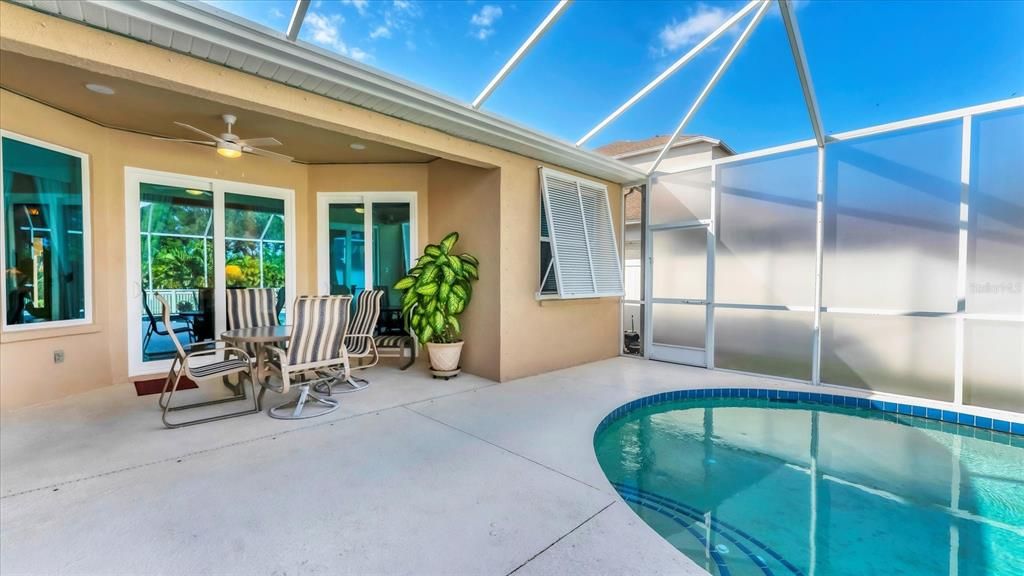 合同活跃: $525,000 (3 贝兹, 2 浴室, 2073 平方英尺)