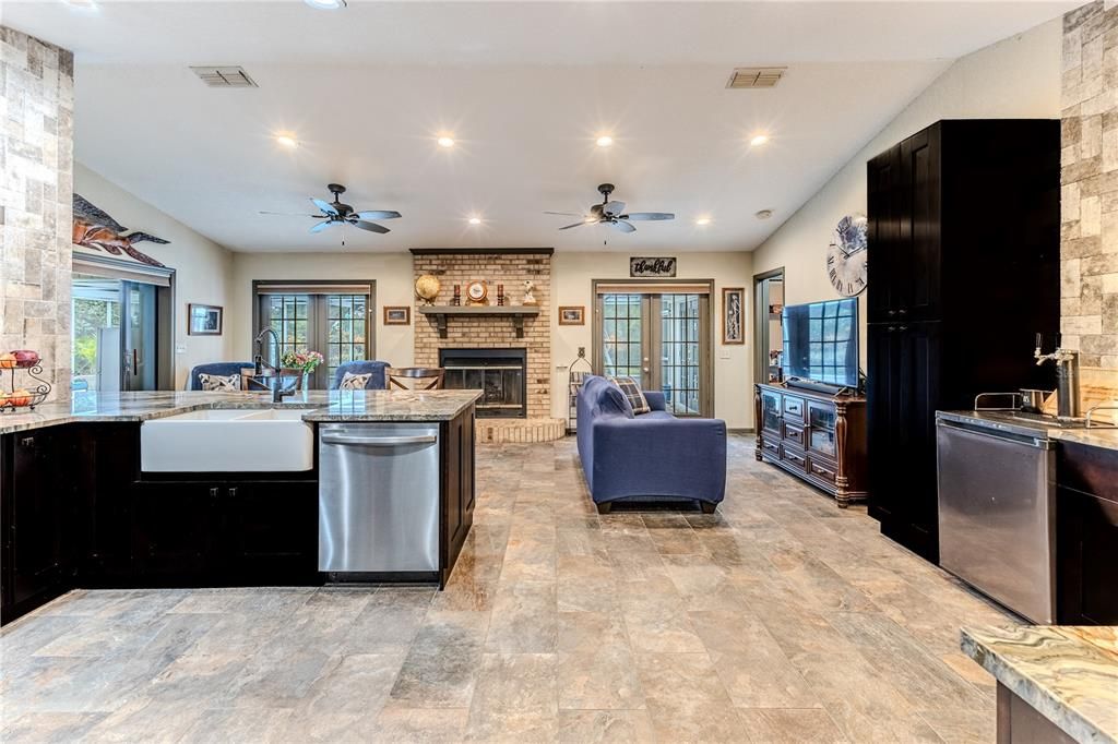 For Sale: $474,000 (3 beds, 2 baths, 1838 Square Feet)