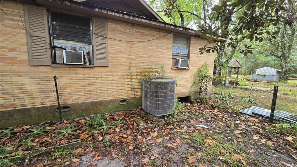 For Sale: $189,900 (2 beds, 2 baths, 1125 Square Feet)