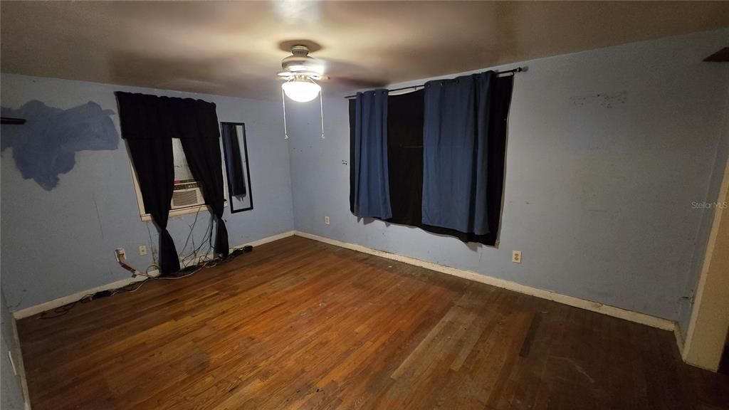 For Sale: $189,900 (2 beds, 2 baths, 1125 Square Feet)