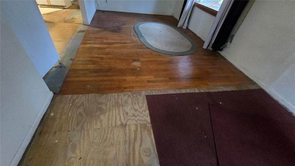 For Sale: $189,900 (2 beds, 2 baths, 1125 Square Feet)