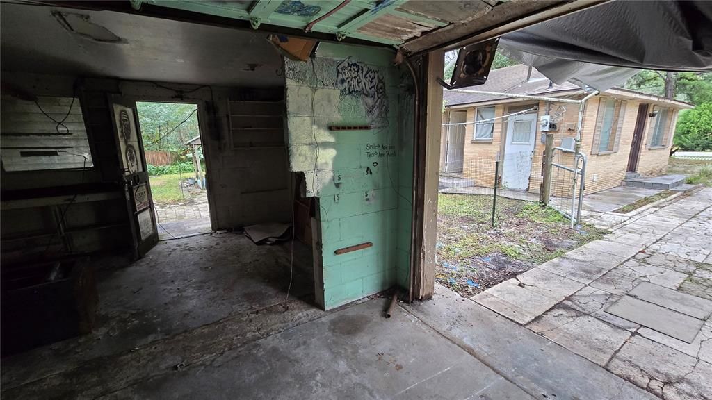 For Sale: $189,900 (2 beds, 2 baths, 1125 Square Feet)