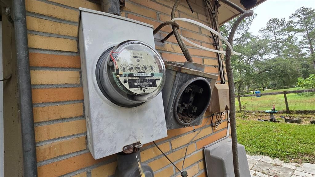 For Sale: $189,900 (2 beds, 2 baths, 1125 Square Feet)