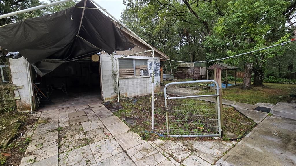 For Sale: $189,900 (2 beds, 2 baths, 1125 Square Feet)