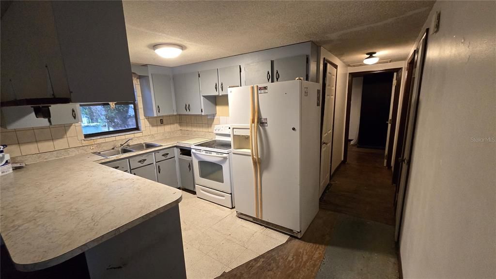 For Sale: $189,900 (2 beds, 2 baths, 1125 Square Feet)